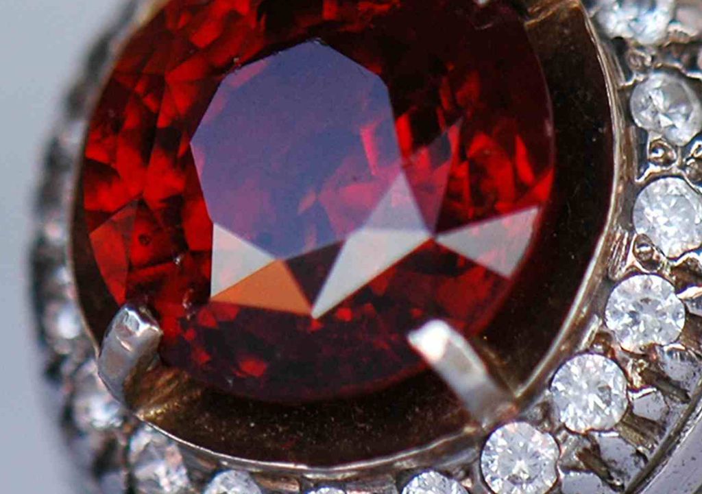 january birthstone garnet