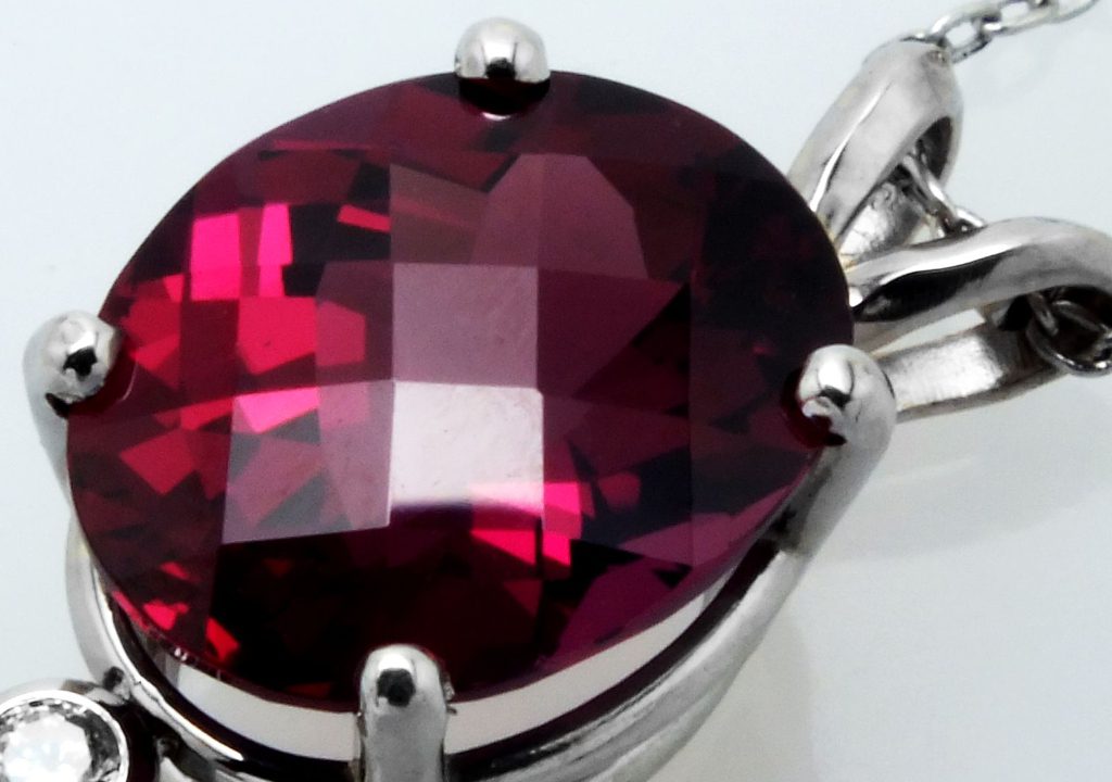 Rhodolite Garnet gemstones