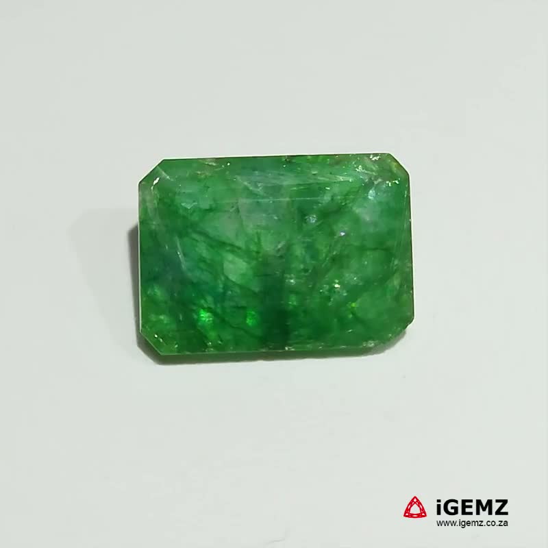 iGemz20596.1 18.13 ct Green Emerald - iGemz20596