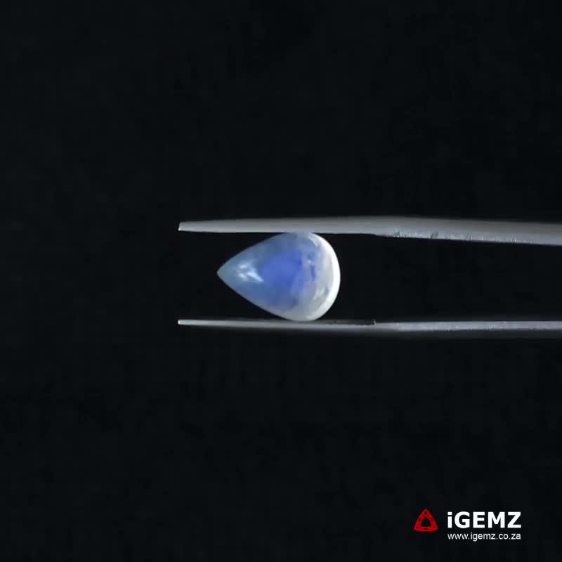 iGemz21250.1 3.65 ct Rainbow Moonstone - iGemz21250