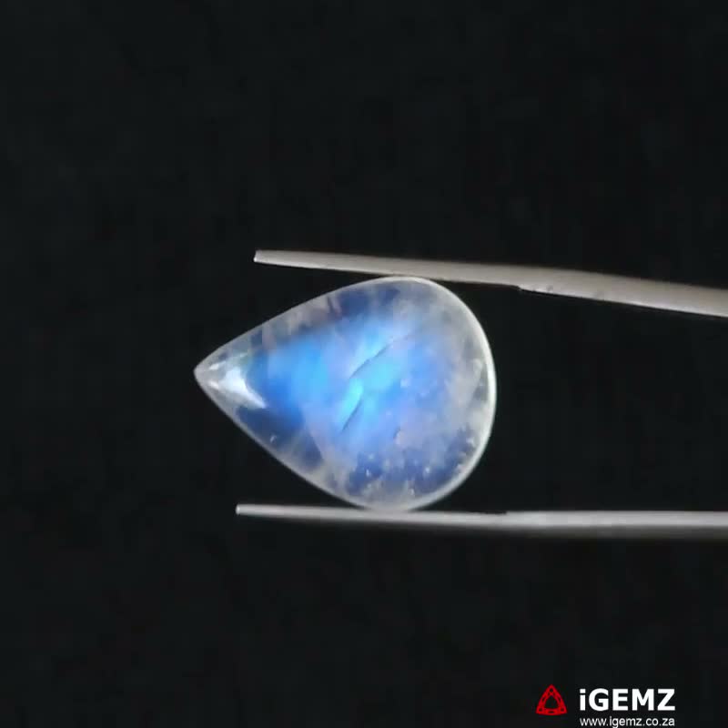 iGemz21262.1 13.48 ct Blue Moonstone - iGemz21262
