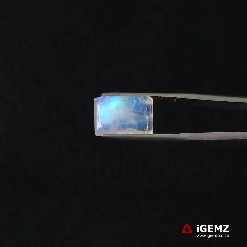 iGemz21271.1 7.54 ct Blue Moonstone - iGemz21271