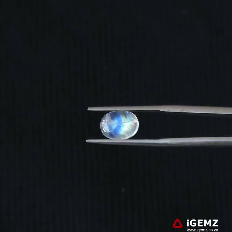 iGemz21301.1 2.02 ct Rainbow Moonstone - iGemz21301