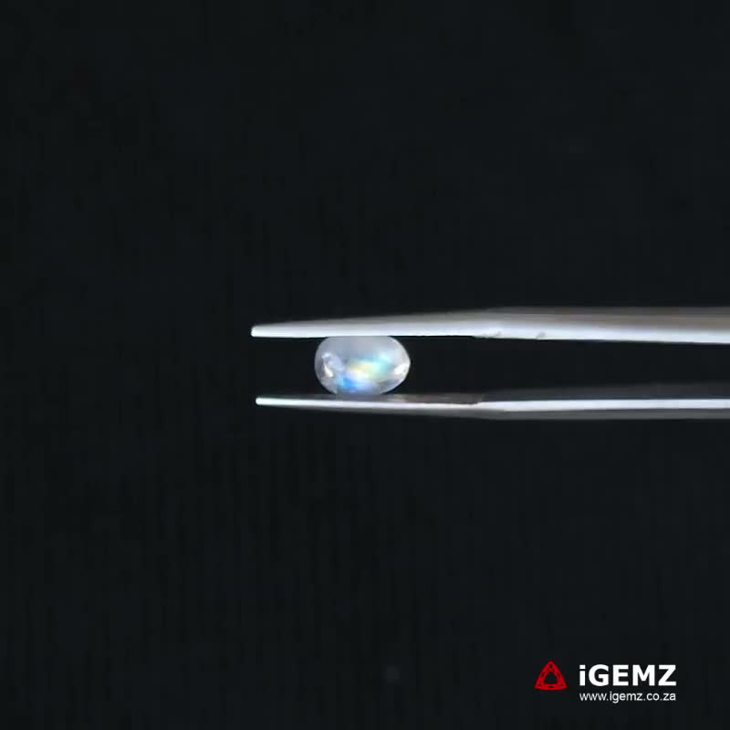 iGemz21305.1 0.99 ct Rainbow Moonstone - iGemz21305