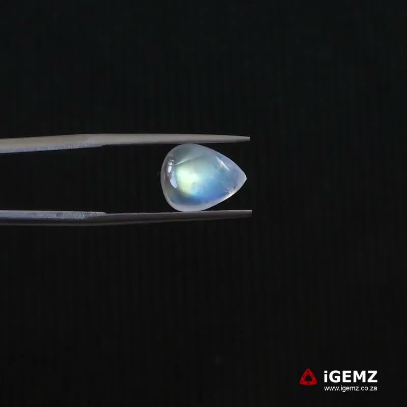 iGemz21310.1 2.53 ct Rainbow Moonstone - iGemz21310