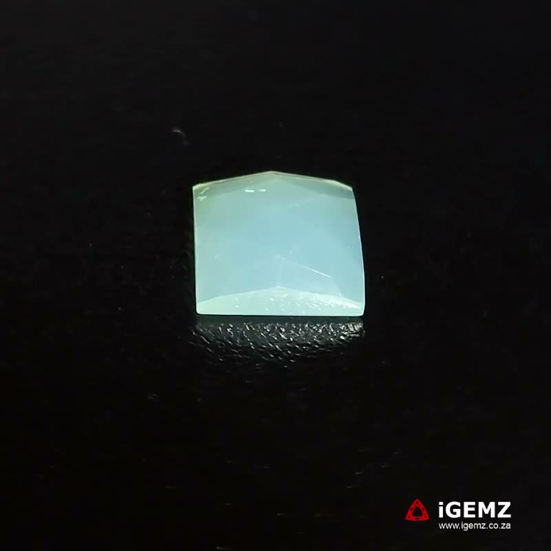 iGemz21681.1 7.57 ct Green Chalcedony - iGemz21681