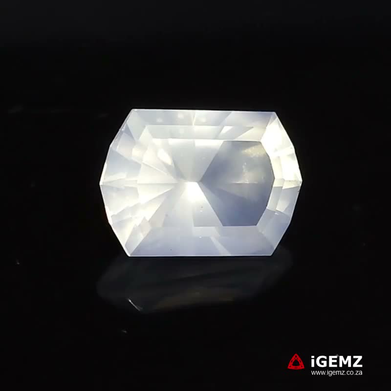 iGemz23149.1 12.45 ct White Moonstone - iGemz23149