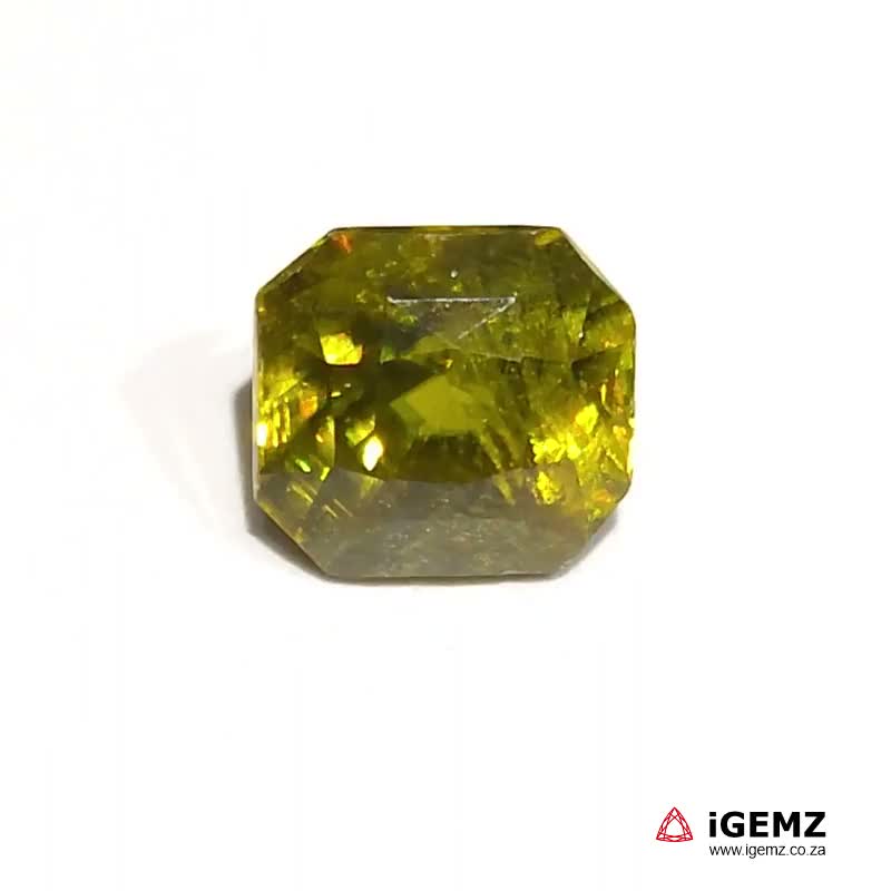 iGemz24172.1 8.46 ct Green Sphene - iGemz24172