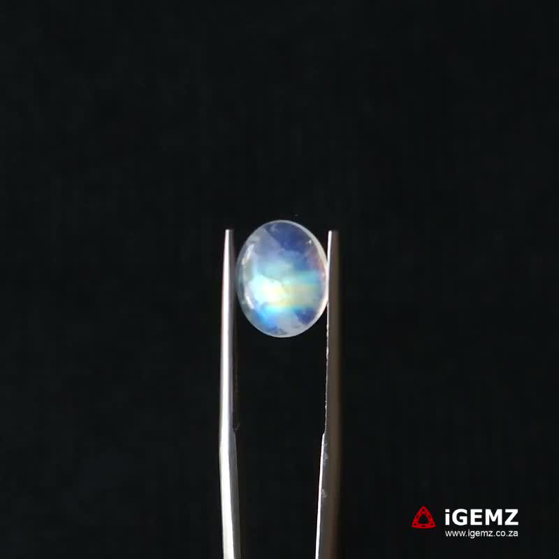 iGemz21229.1 2.23 ct Rainbow Moonstone - iGemz21229