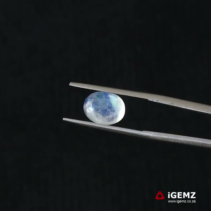 iGemz21235.1 2.6 ct Rainbow Moonstone - iGemz21235