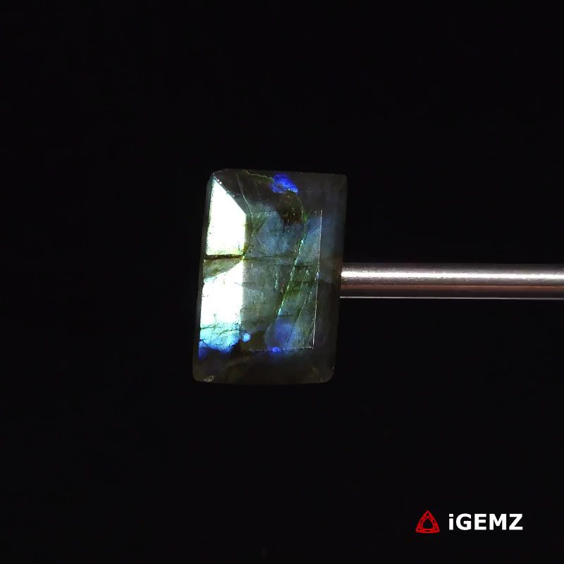 iGemz27403.1 8.98 ct Green Labradorite - iGemz27403 gemstone for sale at igemz.co.za
