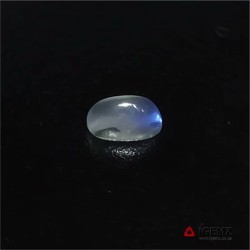 iGemz21024.1 3.56 ct Blue Play Moonstone - iGemz21024